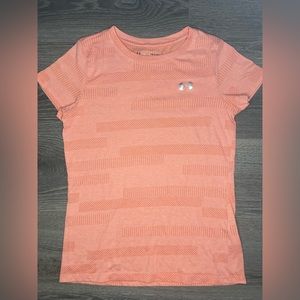 Under armour heat gear women’s pink t-shirt